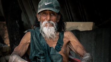 portrait foto of colombian man
